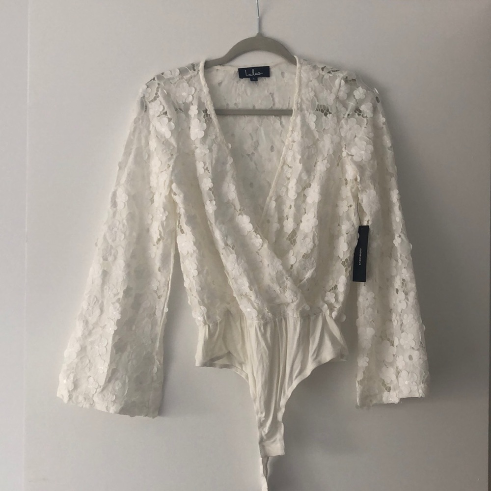 Lulus White Floral Bodysuit - size Small